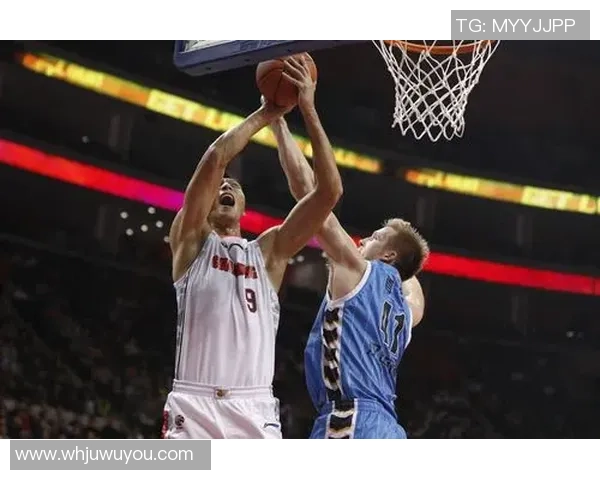 CBA季后赛首场对决广东东莞银行挑战北京首钢精彩回顾